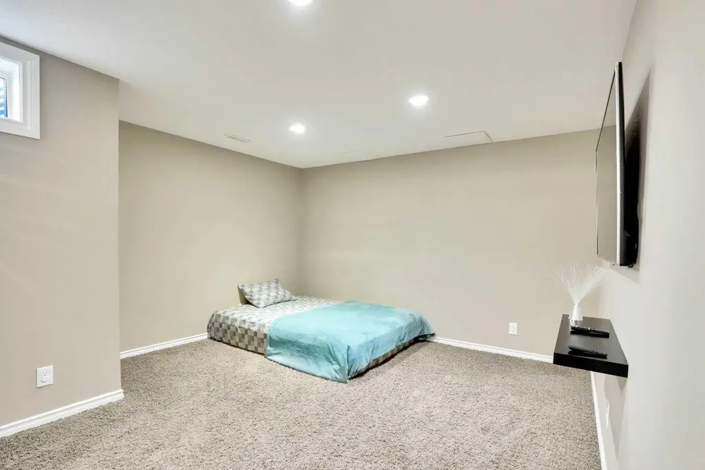 174 Windstone Avenue SW Airdrie AB T4B3R3