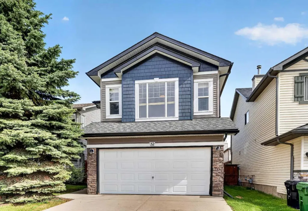 32 Everglen Grove SW Calgary AB T2Y 4Z3