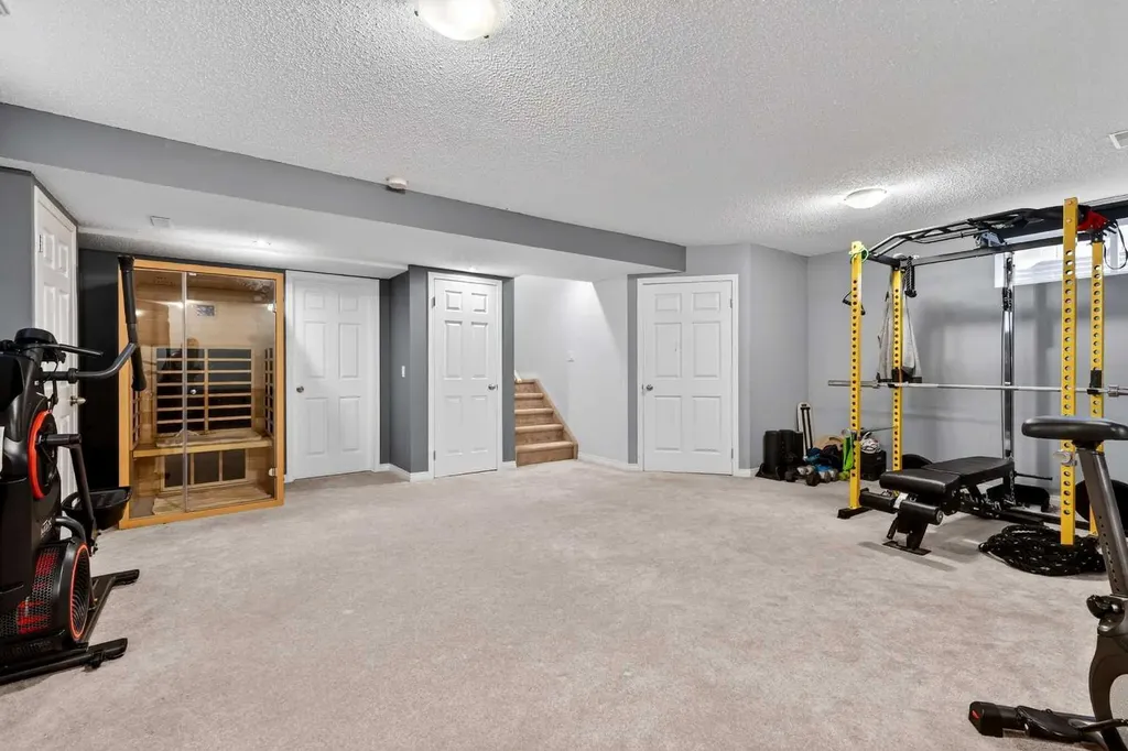 32 Everglen Grove SW Calgary AB T2Y 4Z3