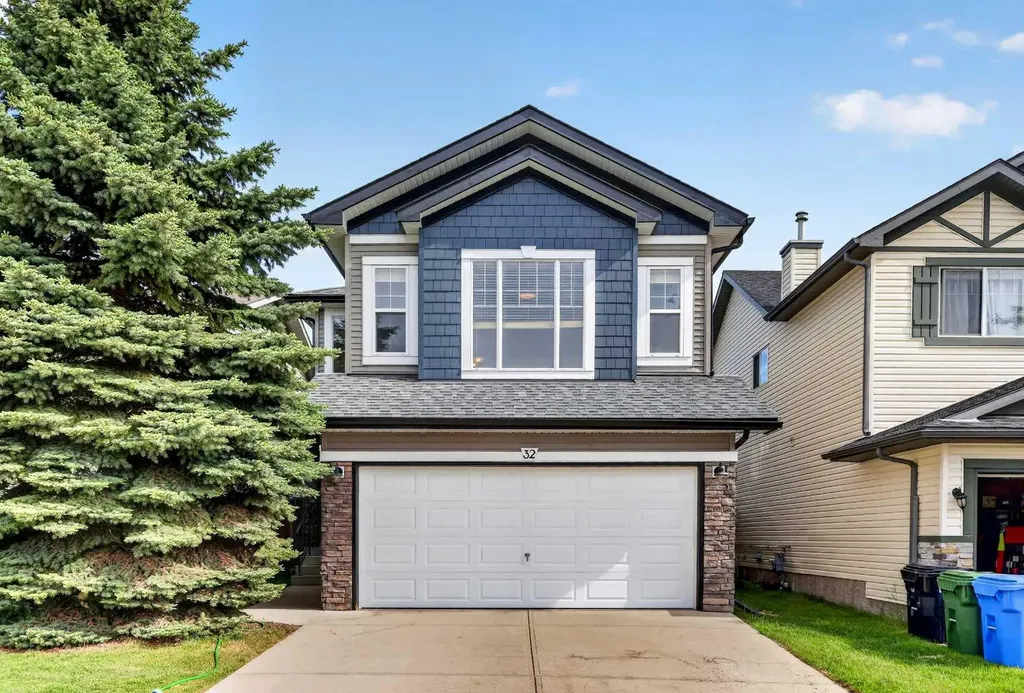 32 Everglen Grove SW Calgary AB T2Y 4Z3