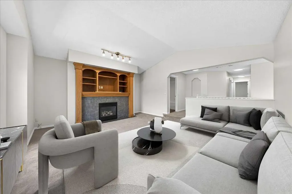 18 Cougarstone Bay SW Calgary AB T3H 4Z4