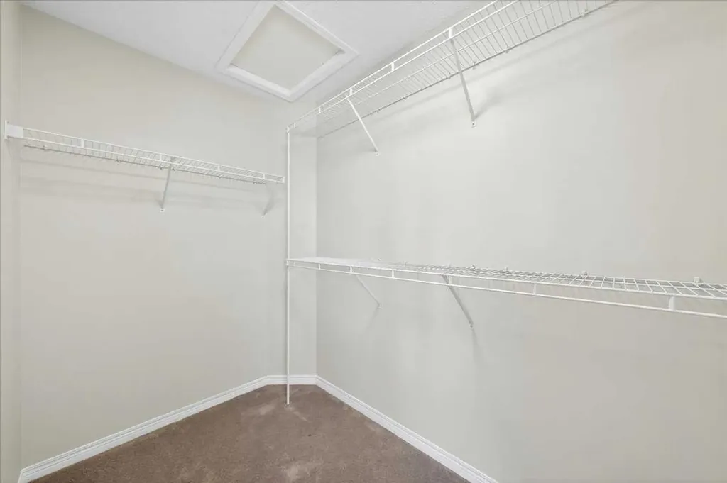 18 Cougarstone Bay SW Calgary AB T3H 4Z4