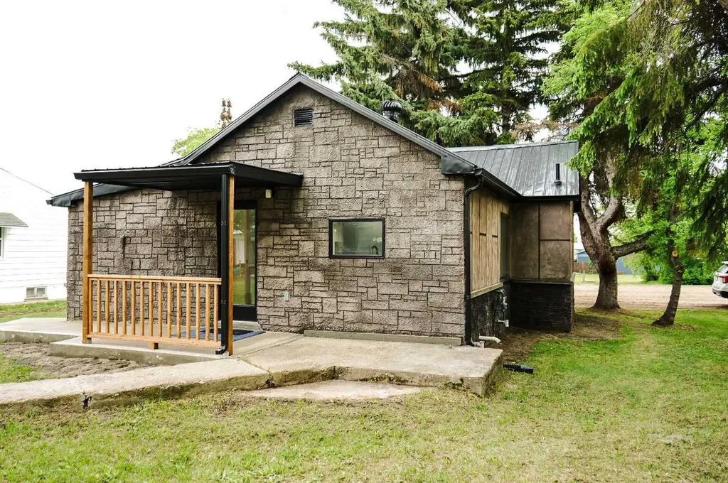 4932 48 Street Hardisty AB T0B 1V0