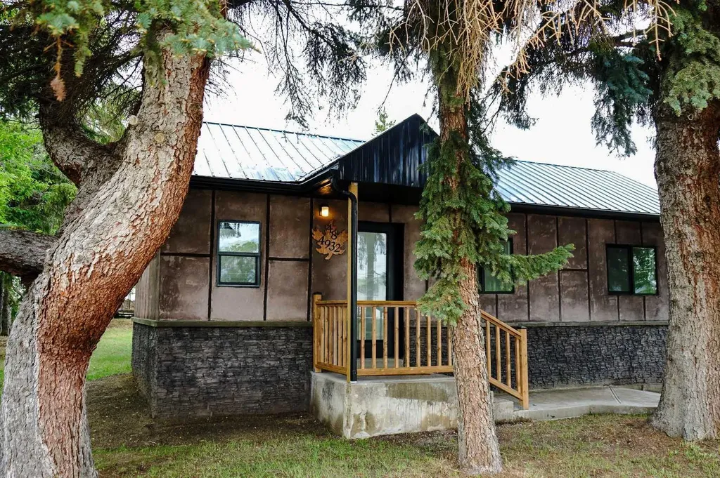4932 48 Street Hardisty AB T0B 1V0