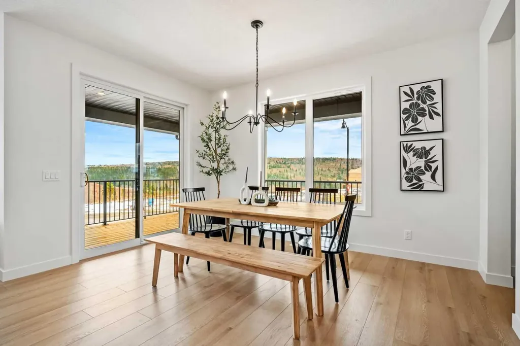 28 Sunvalley View Cochrane AB T4C 0X8