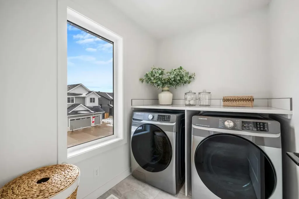 28 Sunvalley View Cochrane AB T4C 0X8