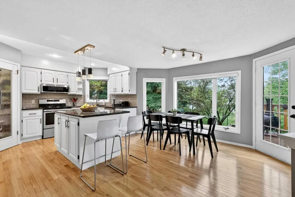 115 Woodpark Terrace SW Calgary AB T2W 6E7