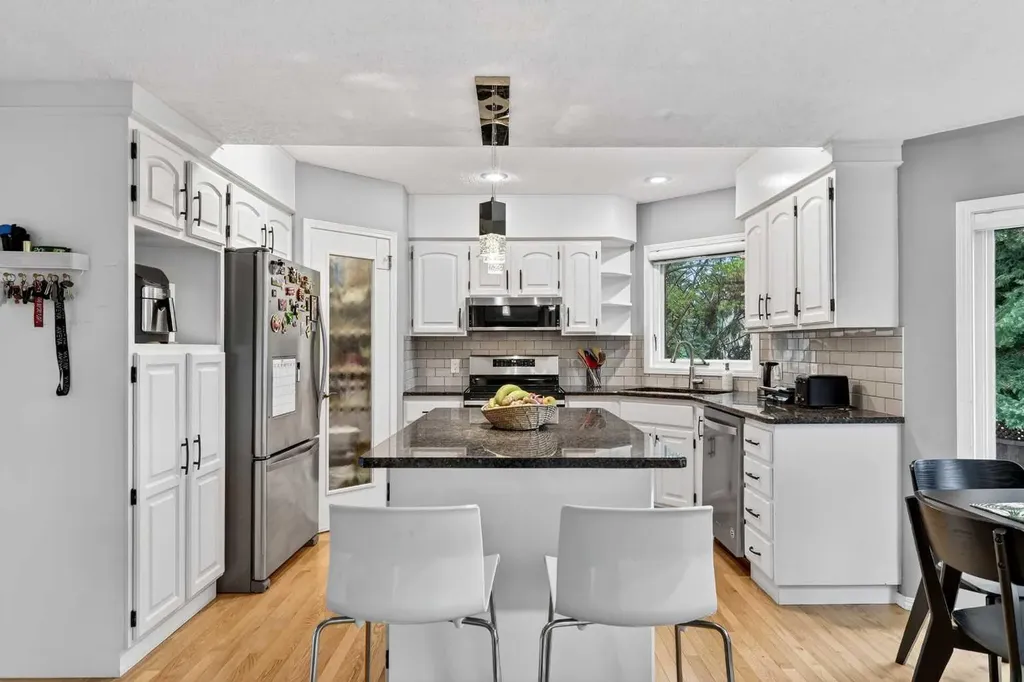115 Woodpark Terrace SW Calgary AB T2W 6E7
