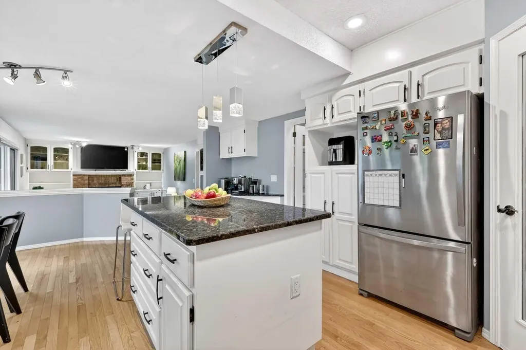 115 Woodpark Terrace SW Calgary AB T2W 6E7