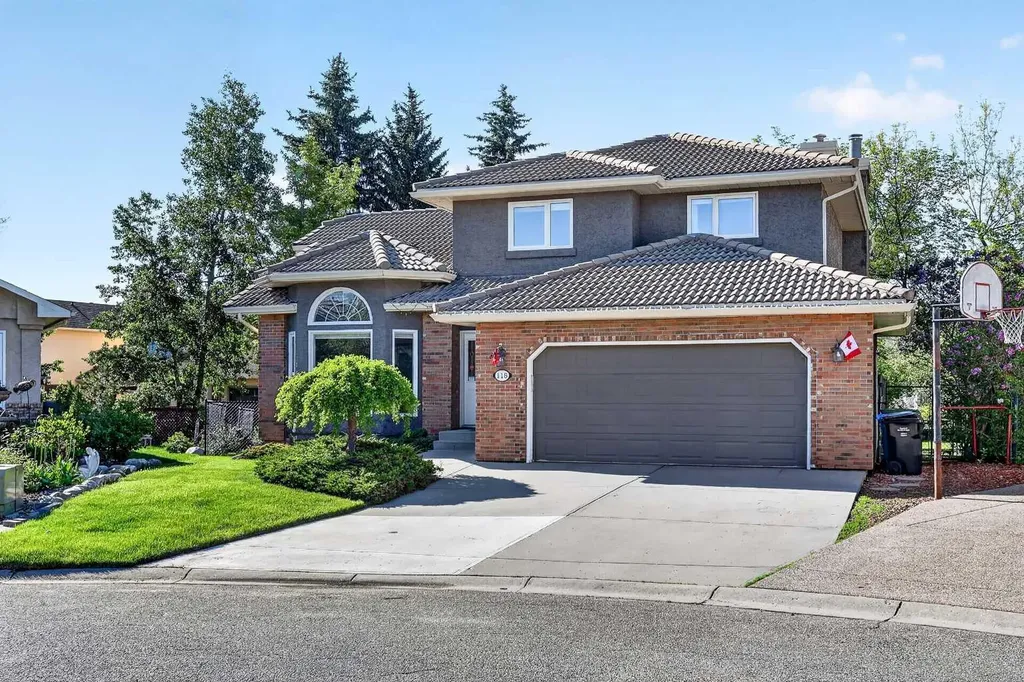 115 Woodpark Terrace SW Calgary AB T2W 6E7