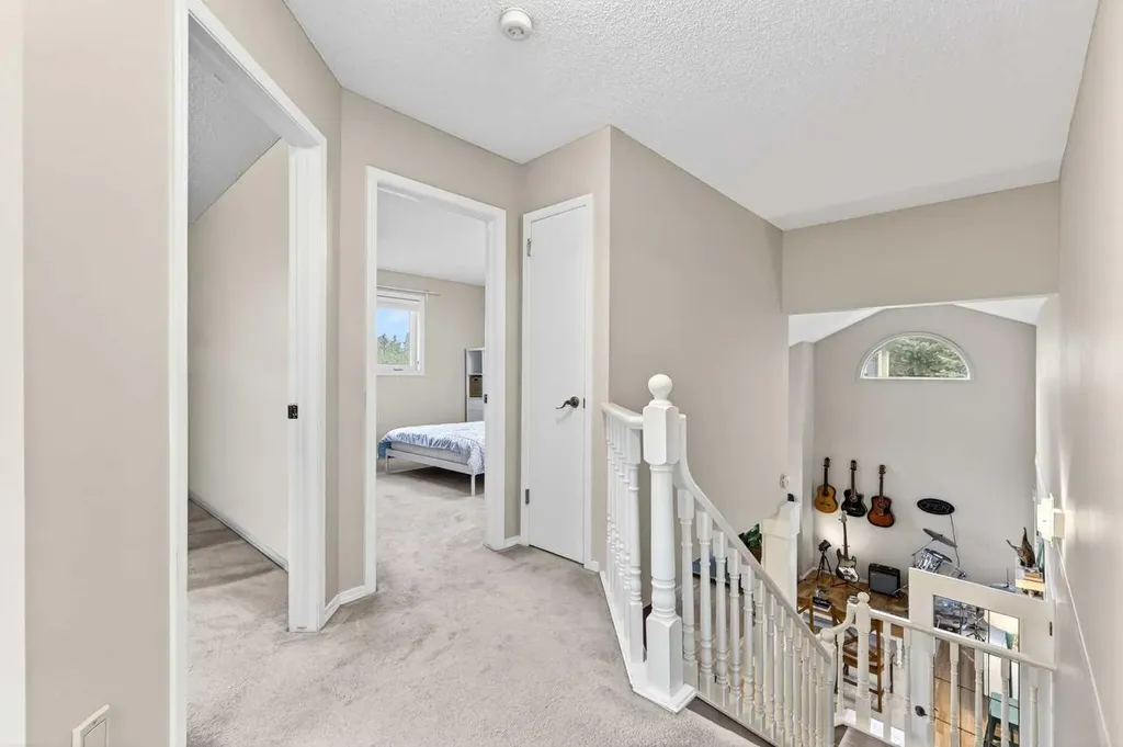 115 Woodpark Terrace SW Calgary AB T2W 6E7