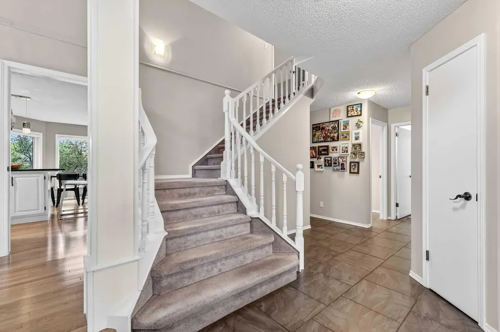 115 Woodpark Terrace SW Calgary AB T2W 6E7