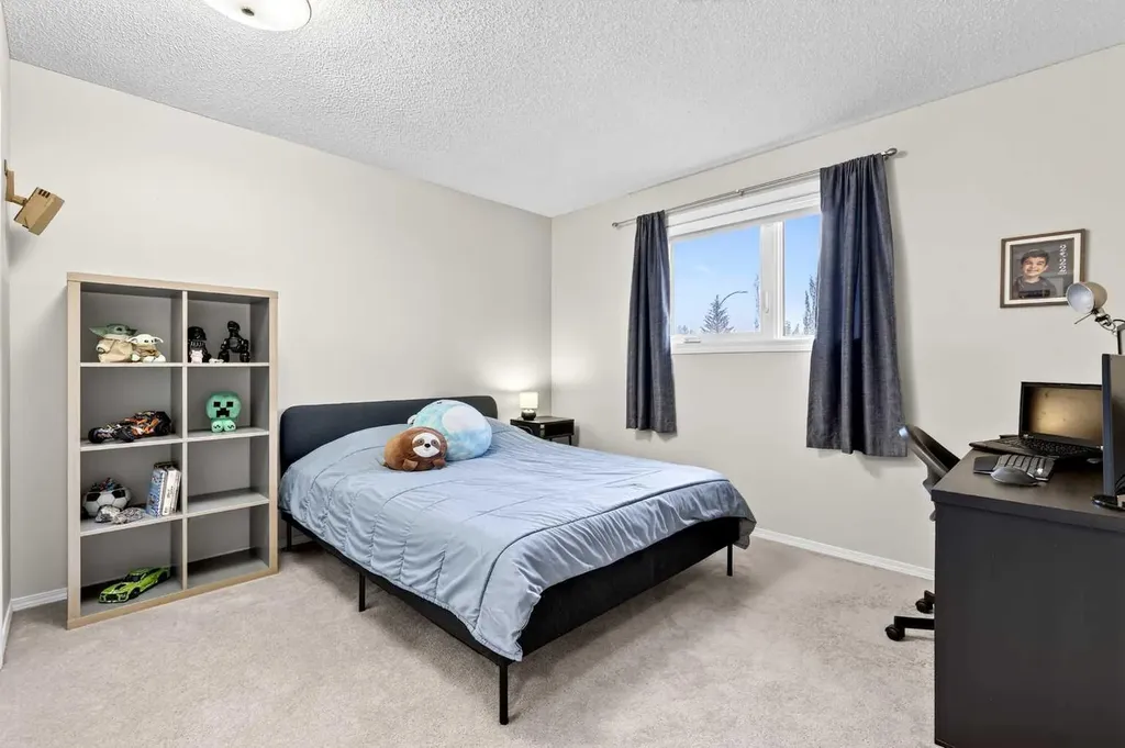 115 Woodpark Terrace SW Calgary AB T2W 6E7