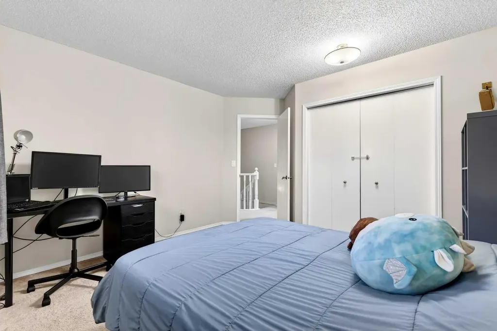115 Woodpark Terrace SW Calgary AB T2W 6E7