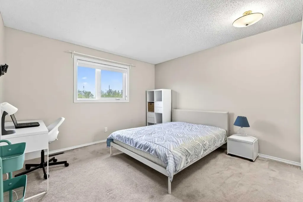 115 Woodpark Terrace SW Calgary AB T2W 6E7