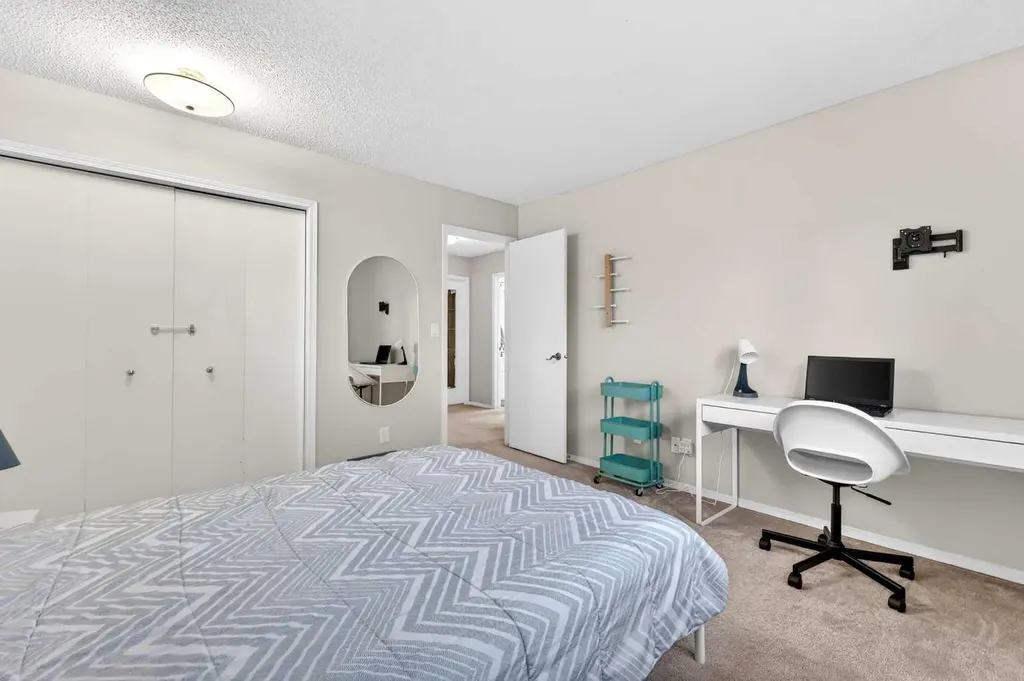 115 Woodpark Terrace SW Calgary AB T2W 6E7