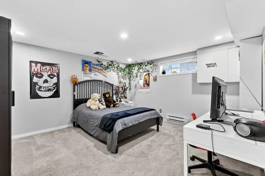 115 Woodpark Terrace SW Calgary AB T2W 6E7
