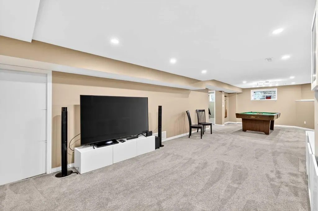 115 Woodpark Terrace SW Calgary AB T2W 6E7