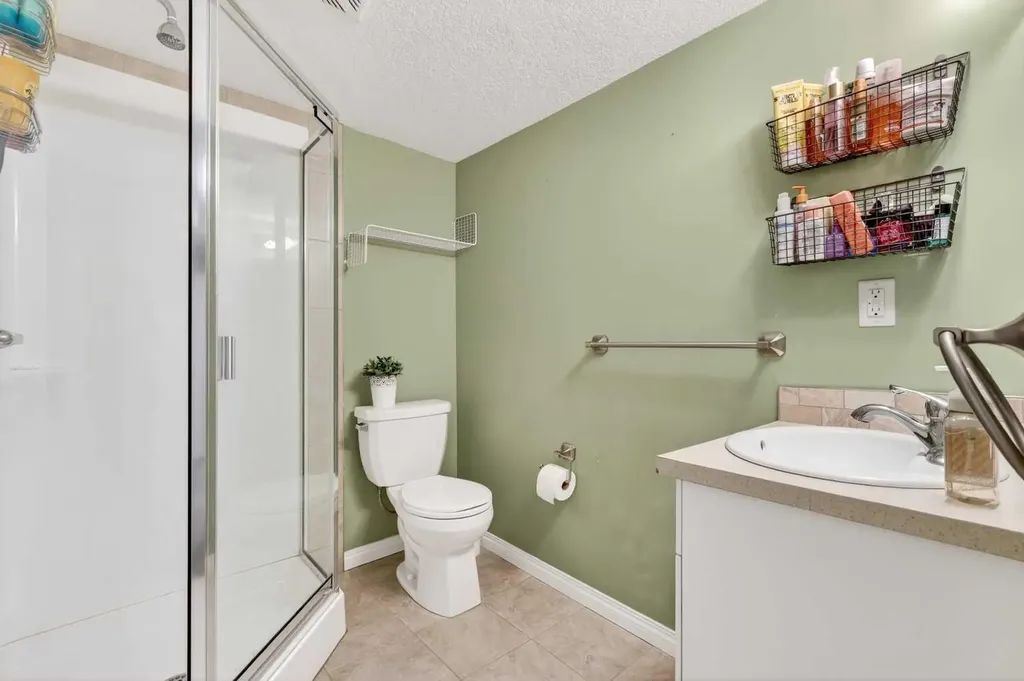 115 Woodpark Terrace SW Calgary AB T2W 6E7