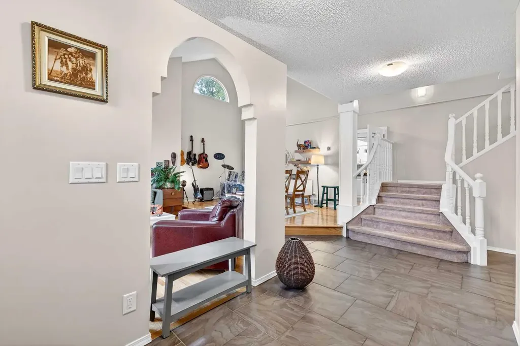 115 Woodpark Terrace SW Calgary AB T2W 6E7