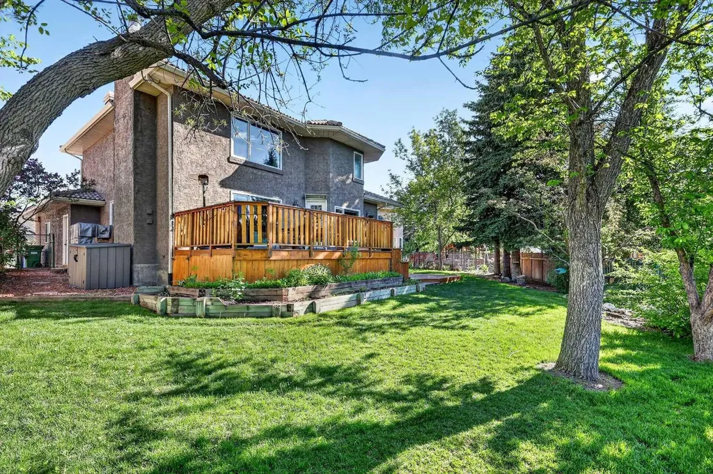 115 Woodpark Terrace SW Calgary AB T2W 6E7