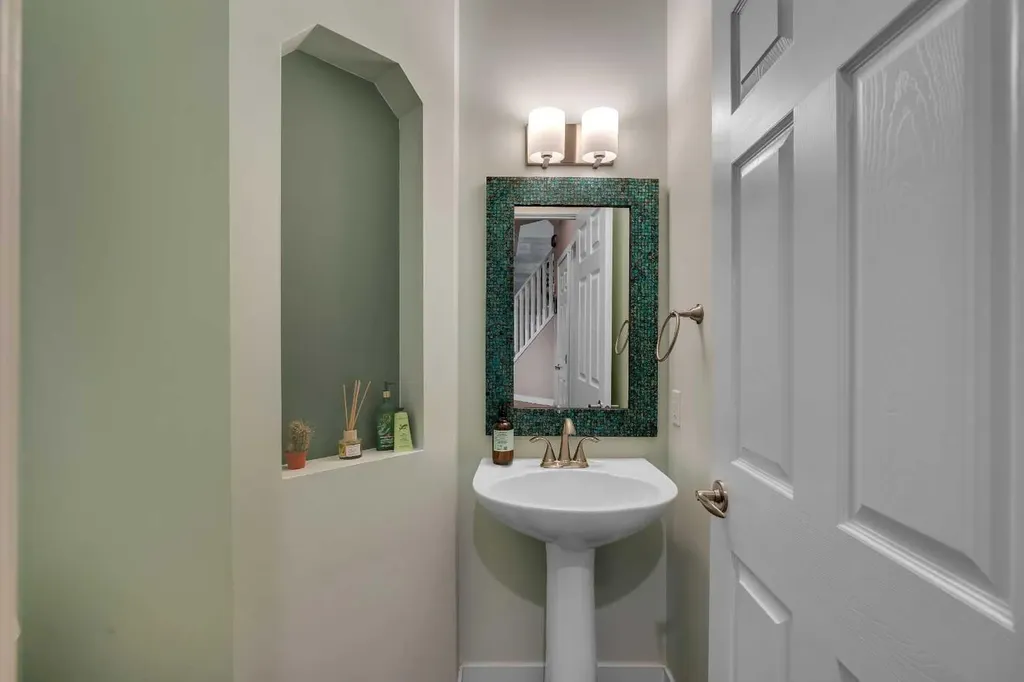 28 Cranwell Crescent SE Calgary AB T3M 1E9