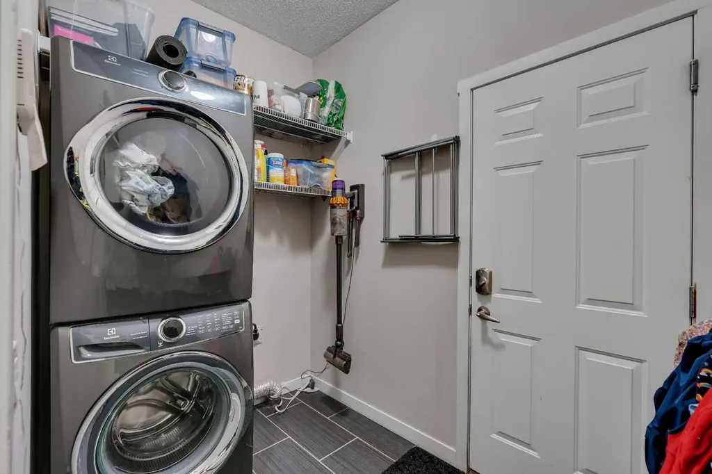 28 Cranwell Crescent SE Calgary AB T3M 1E9