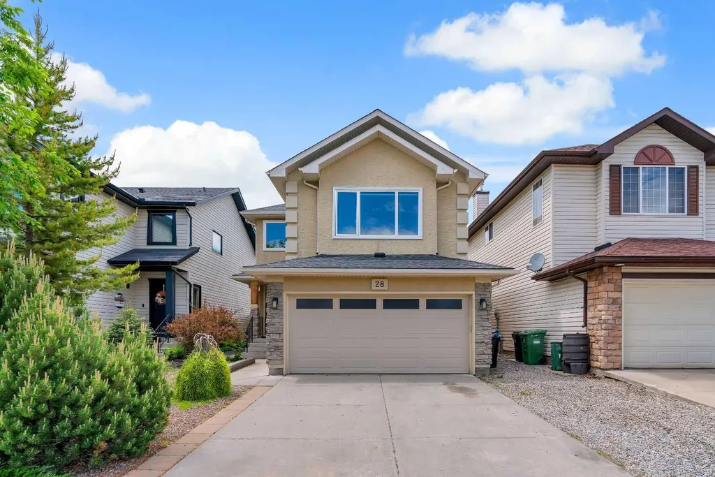 28 Cranwell Crescent SE Calgary AB T3M 1E9