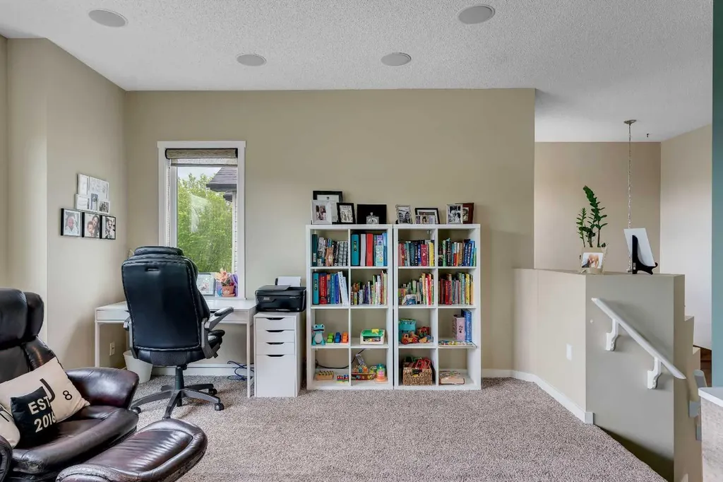 28 Cranwell Crescent SE Calgary AB T3M 1E9