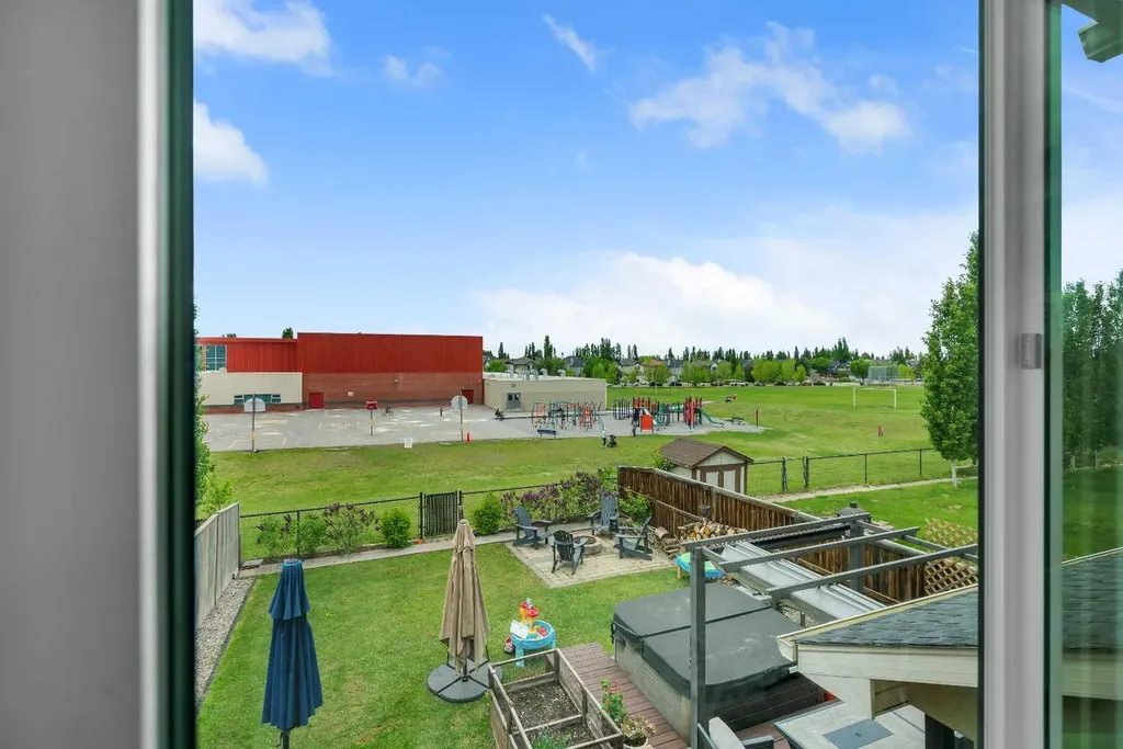 28 Cranwell Crescent SE Calgary AB T3M 1E9