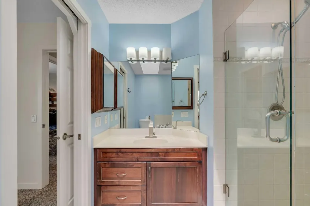 28 Cranwell Crescent SE Calgary AB T3M 1E9