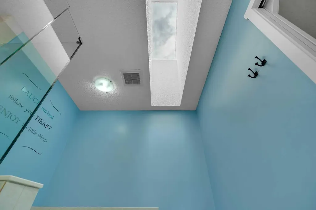 28 Cranwell Crescent SE Calgary AB T3M 1E9