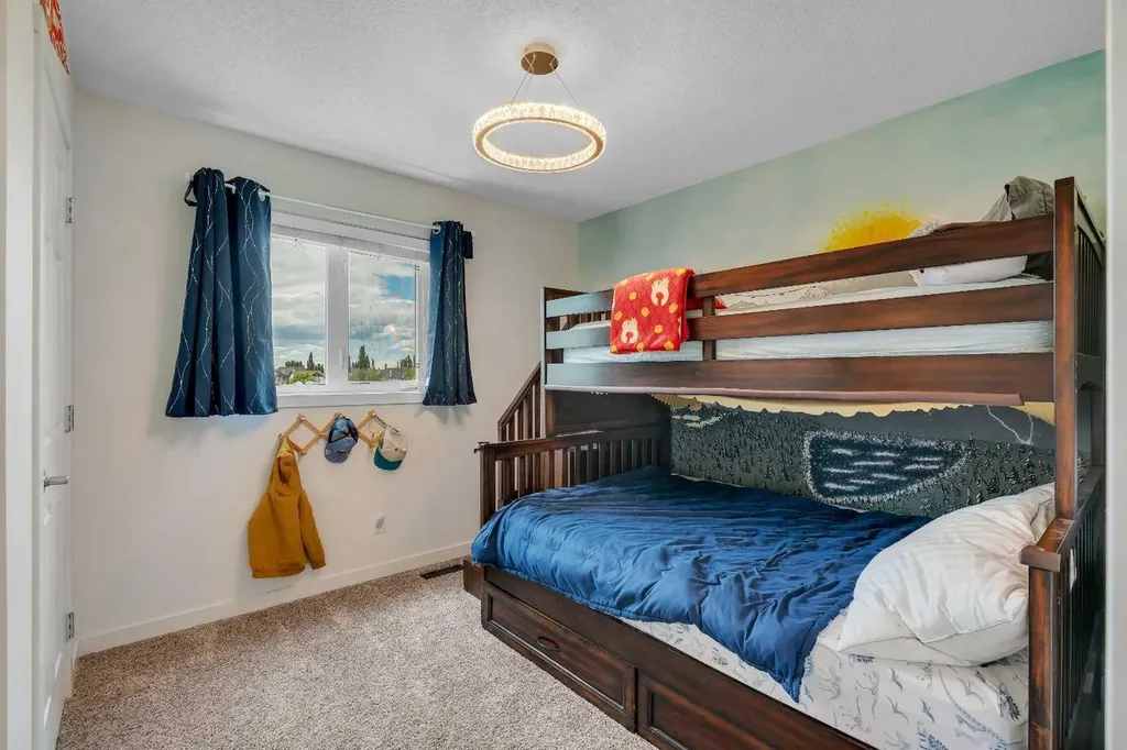 28 Cranwell Crescent SE Calgary AB T3M 1E9