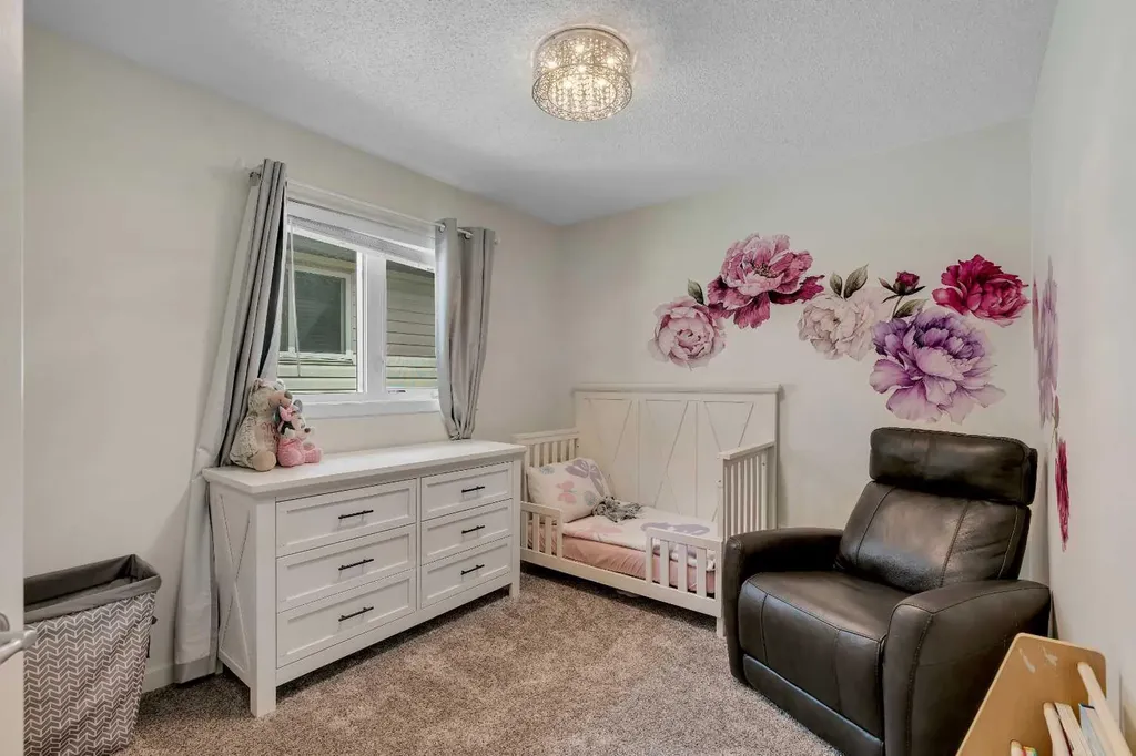 28 Cranwell Crescent SE Calgary AB T3M 1E9