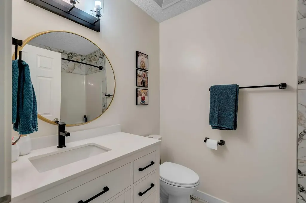 28 Cranwell Crescent SE Calgary AB T3M 1E9