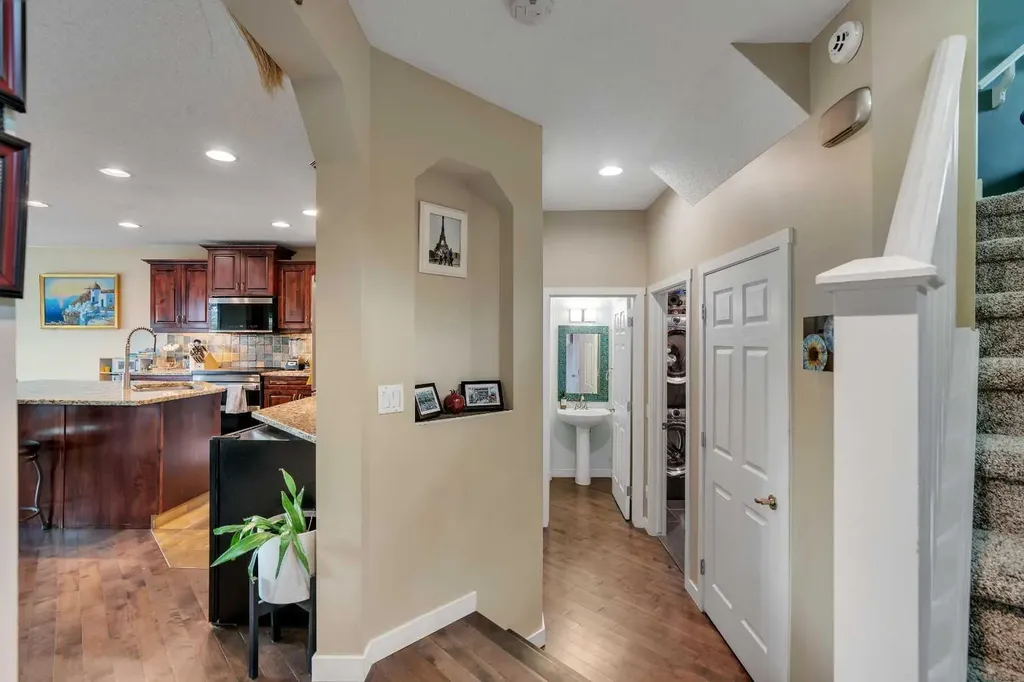 28 Cranwell Crescent SE Calgary AB T3M 1E9