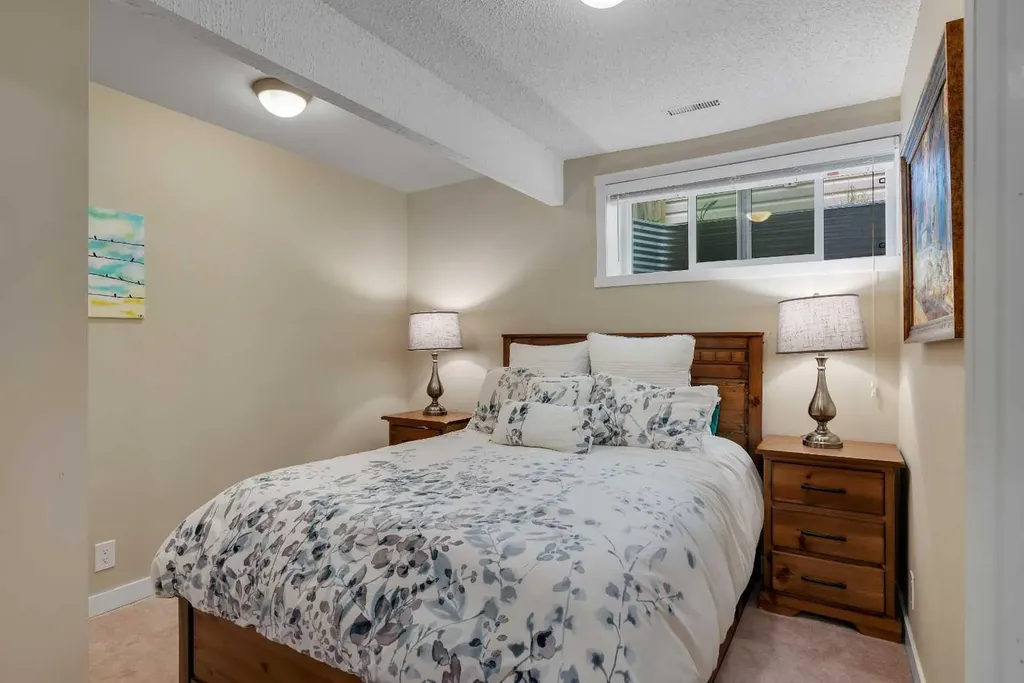 28 Cranwell Crescent SE Calgary AB T3M 1E9