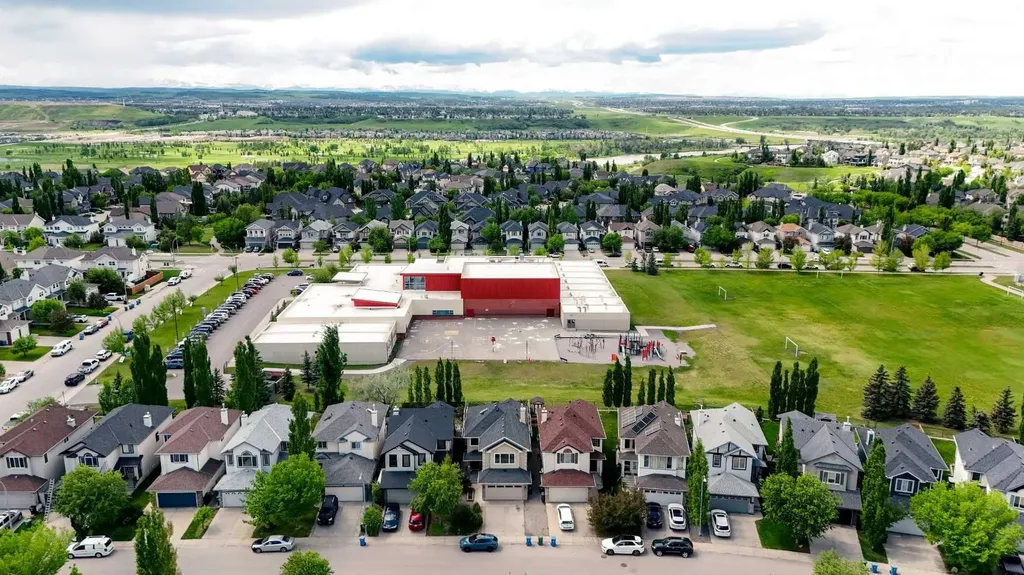 28 Cranwell Crescent SE Calgary AB T3M 1E9