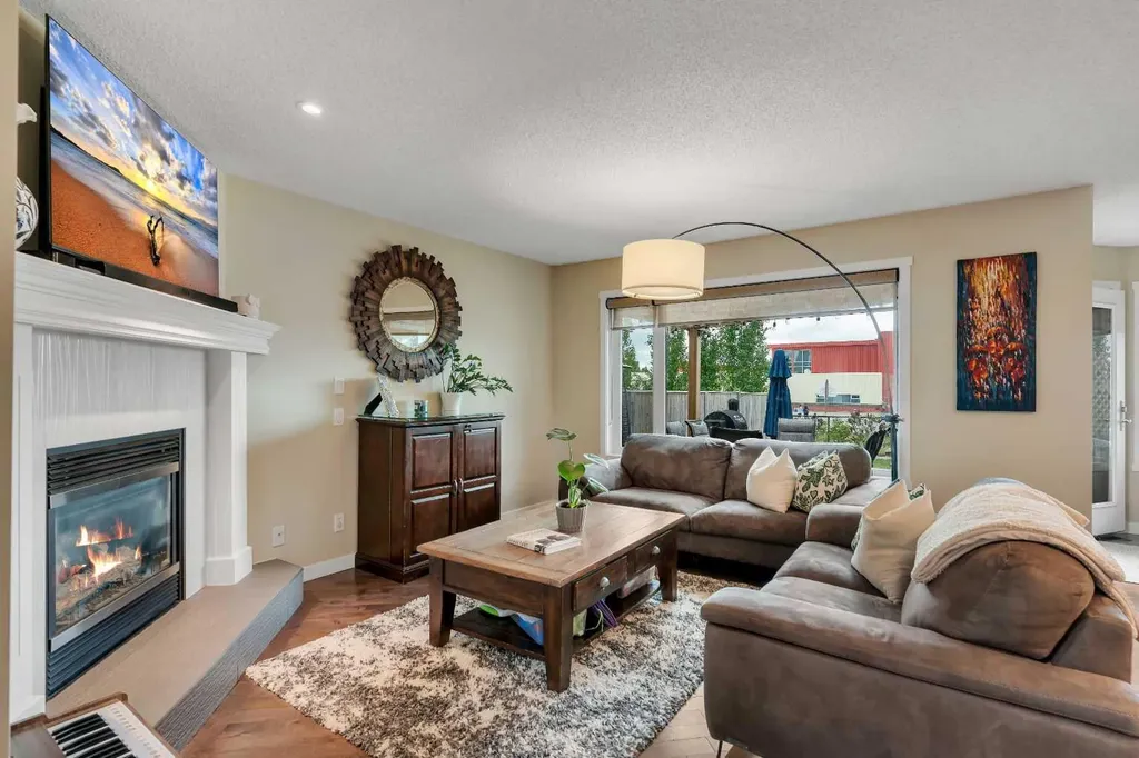 28 Cranwell Crescent SE Calgary AB T3M 1E9
