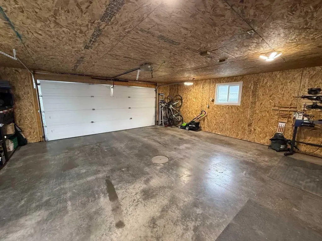 4920 51 Avenue Vermilion AB T9X 1S8