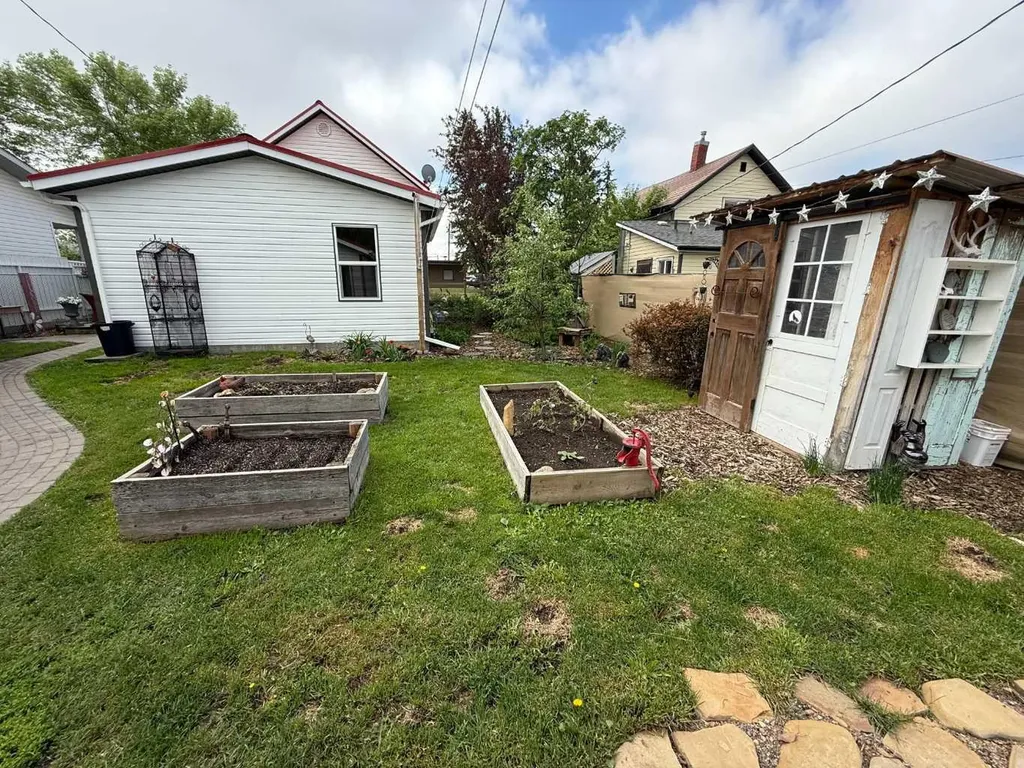 4920 51 Avenue Vermilion AB T9X 1S8