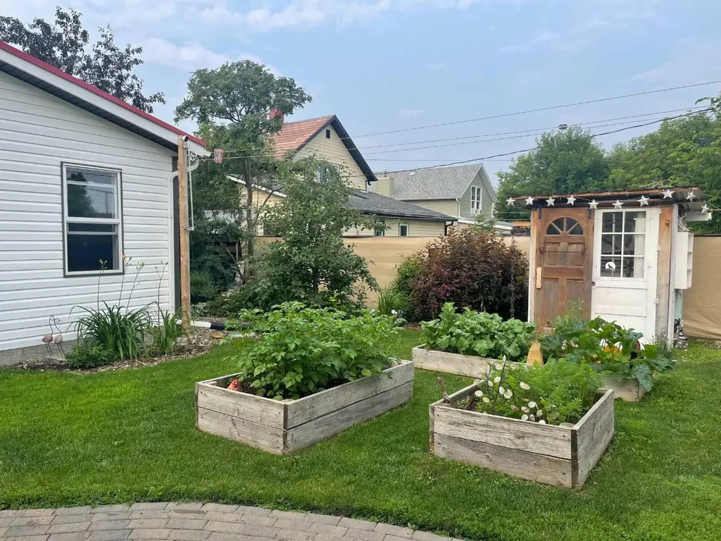 4920 51 Avenue Vermilion AB T9X 1S8