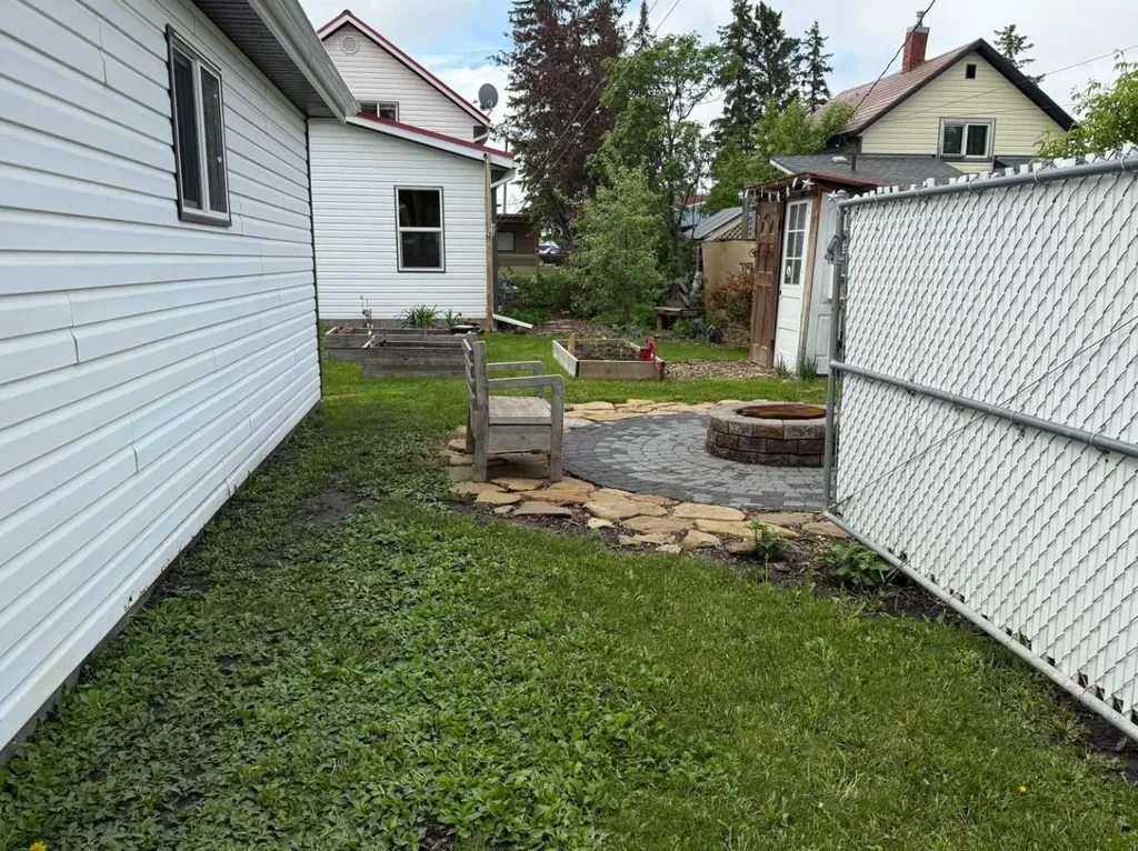 4920 51 Avenue Vermilion AB T9X 1S8