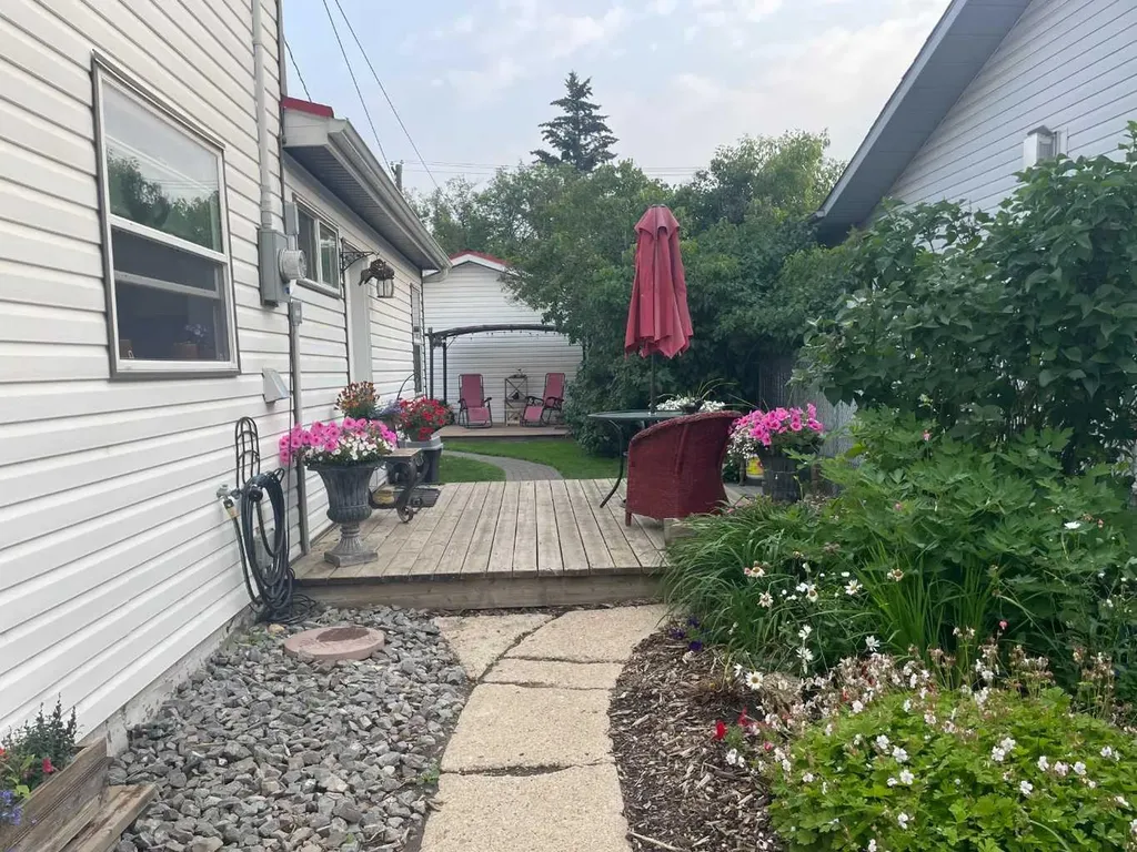 4920 51 Avenue Vermilion AB T9X 1S8