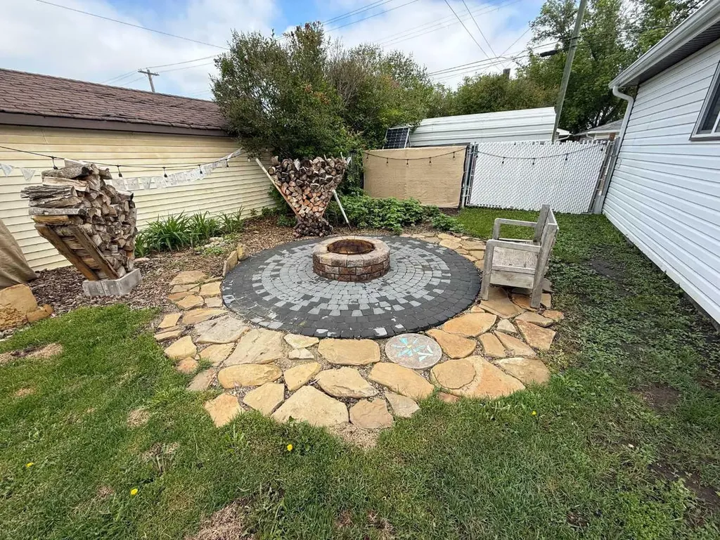 4920 51 Avenue Vermilion AB T9X 1S8