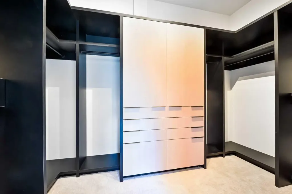 201 Eagle Ridge Drive SW Calgary AB T2V 2V6