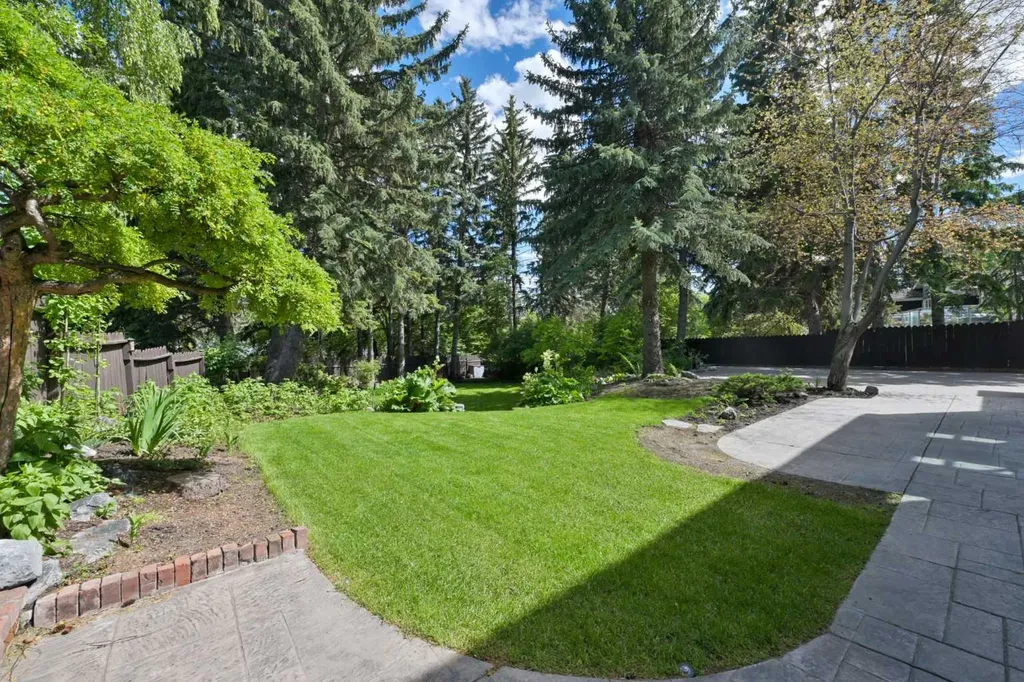 201 Eagle Ridge Drive SW Calgary AB T2V 2V6