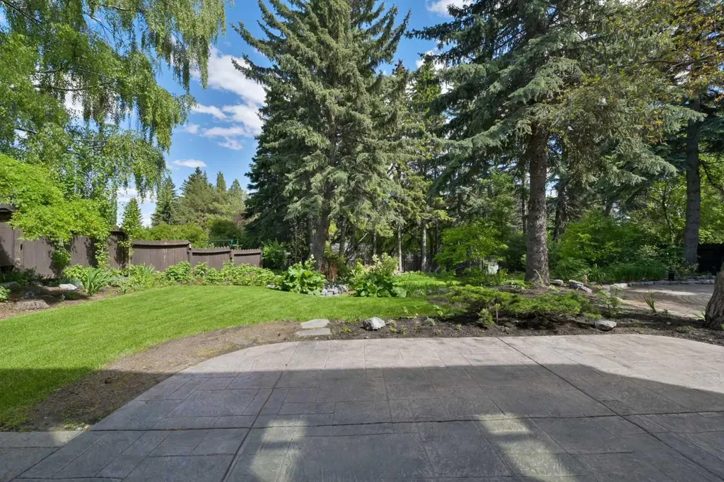 201 Eagle Ridge Drive SW Calgary AB T2V 2V6