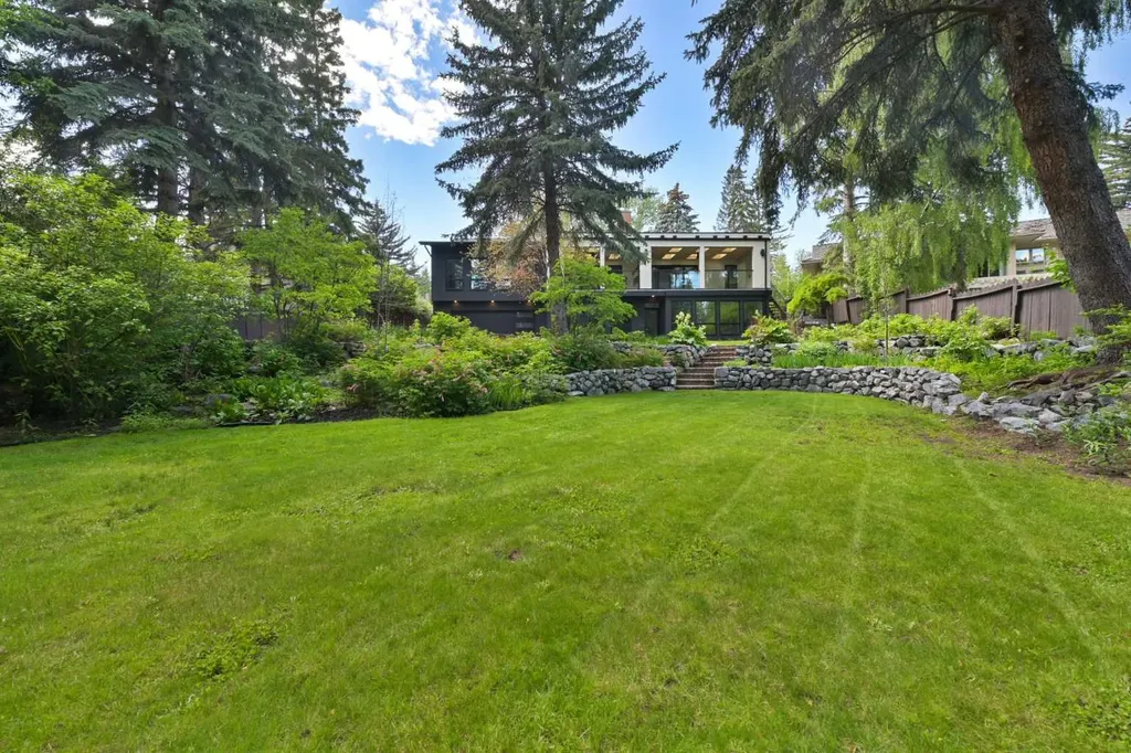 201 Eagle Ridge Drive SW Calgary AB T2V 2V6