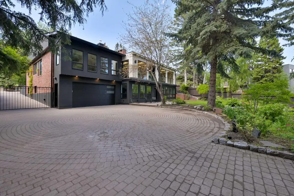 201 Eagle Ridge Drive SW Calgary AB T2V 2V6